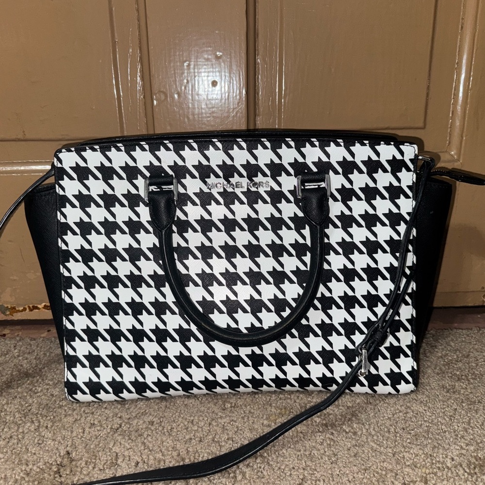Black and White Satchel with Houndstooth Pattern